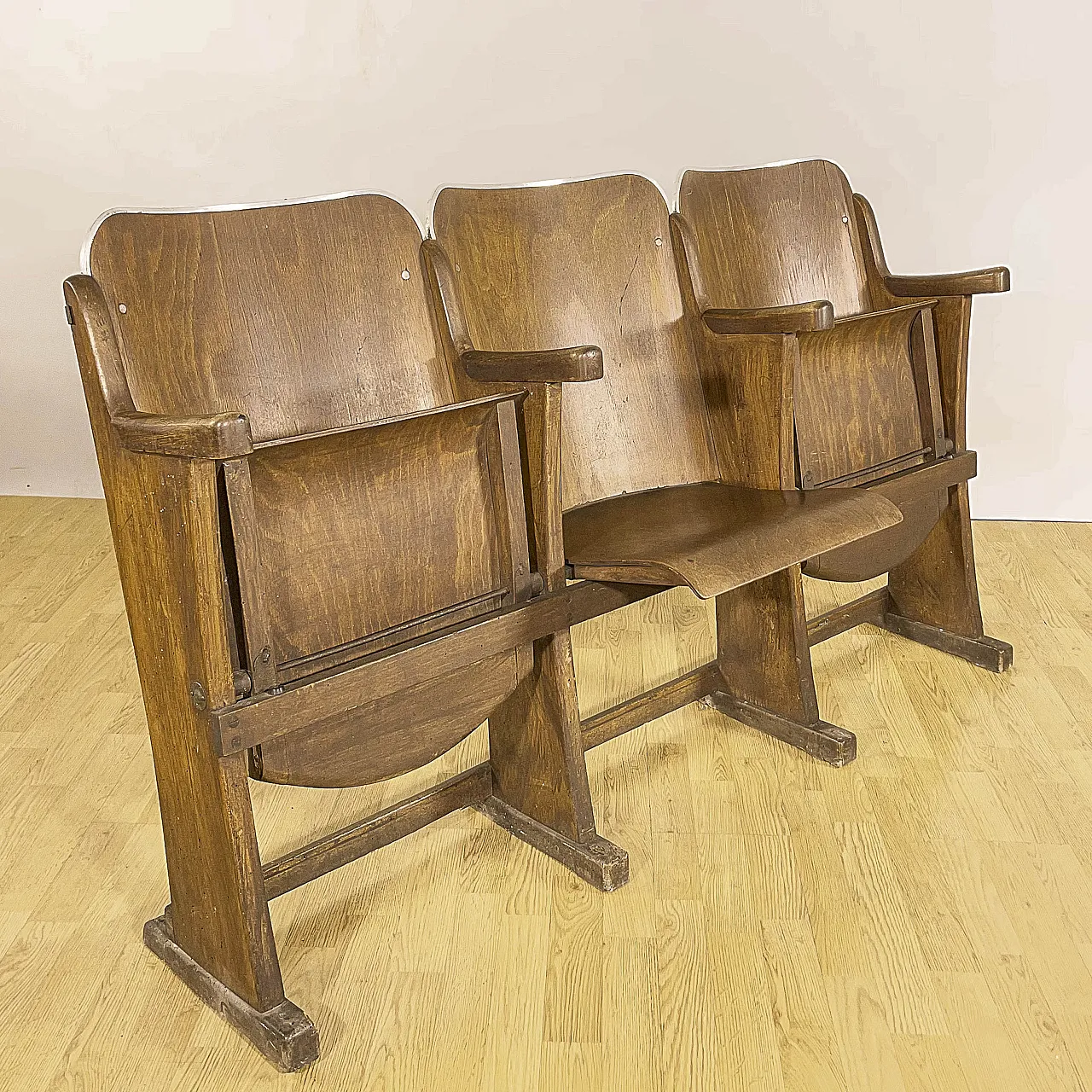 Tris di sedie da cinema in massello e compensato di pioppo, anni '50 3