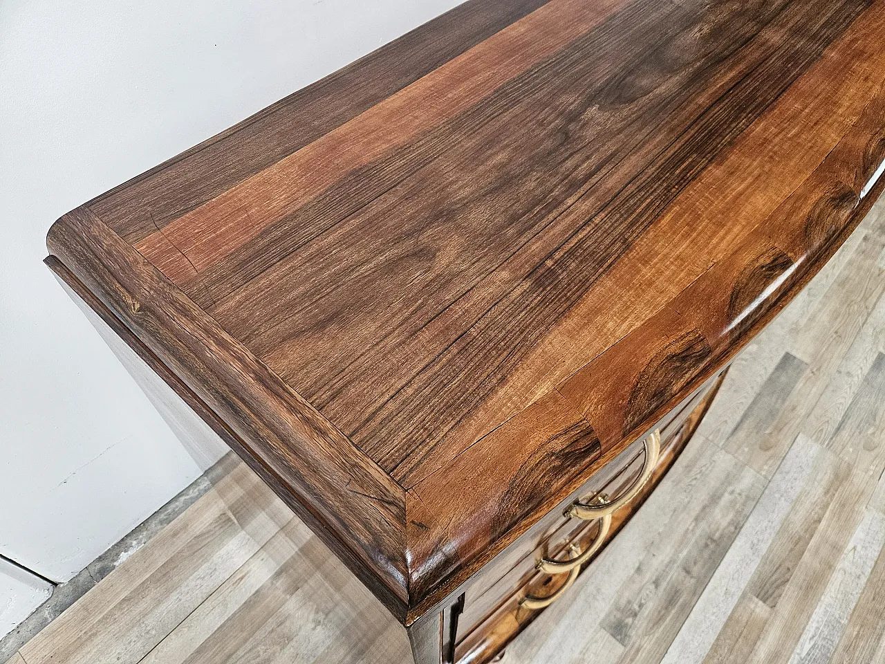 Art Deco Tuscan chest of drawers from the 1940s in walnut root 8