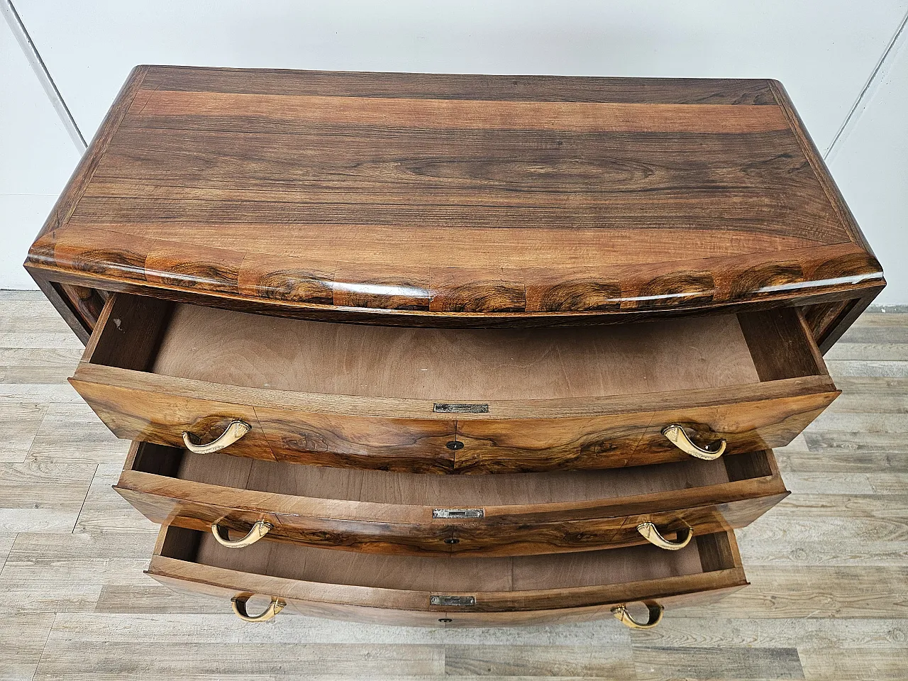 Art Deco Tuscan chest of drawers from the 1940s in walnut root 14