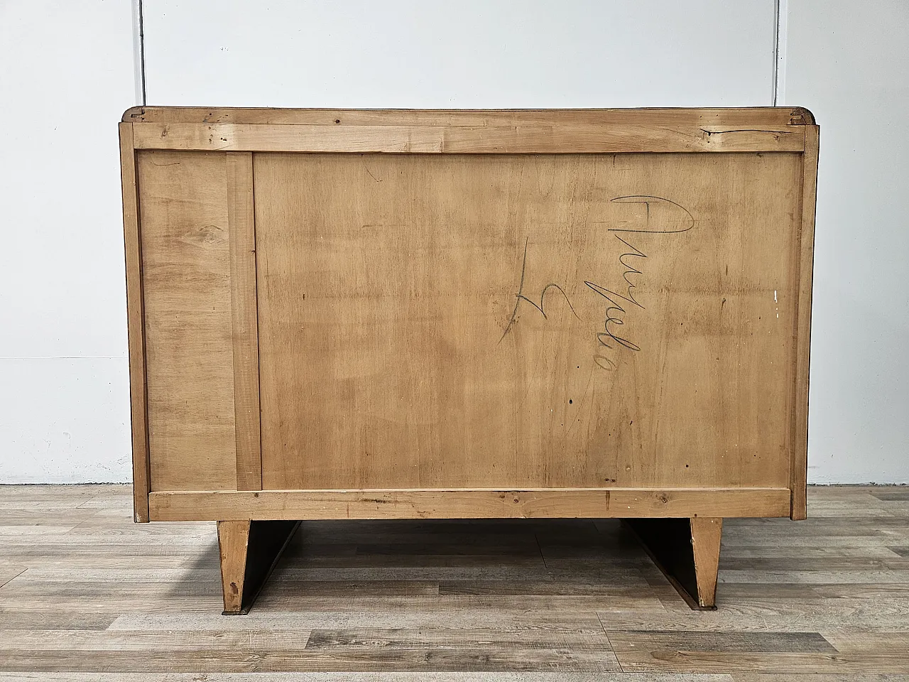 Art Deco Tuscan chest of drawers from the 1940s in walnut root 20