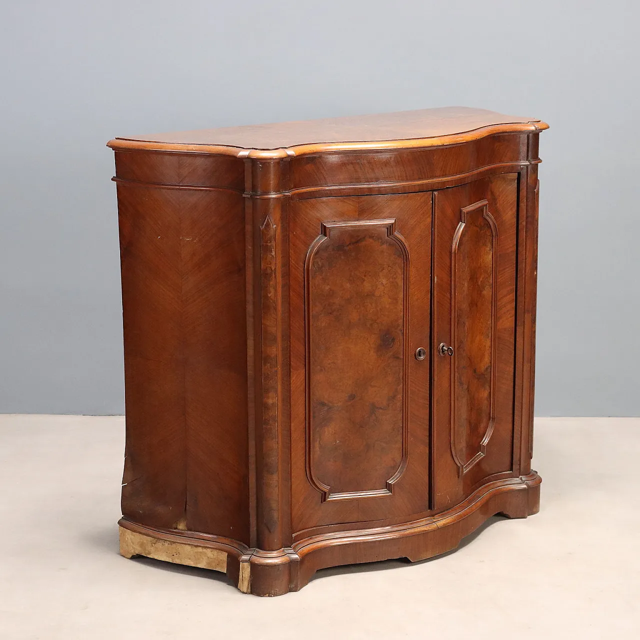 Umbertina sideboard in walnut and walnut root, 19th century 1