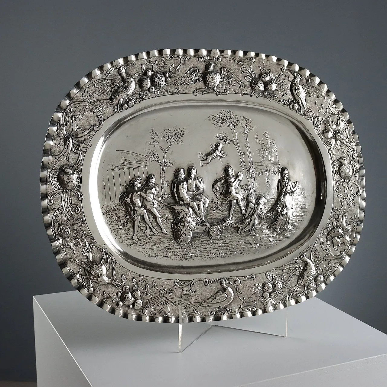 Silver tray, Paris manufacture, 20th century 1