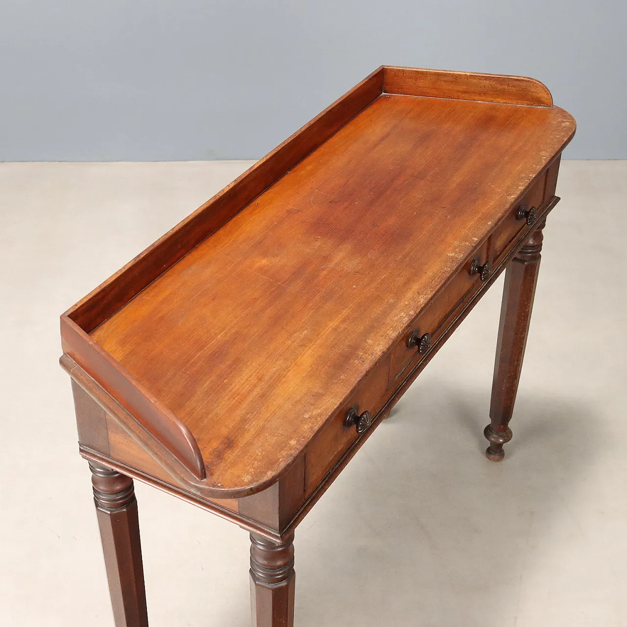 Walnut desk, 19th century 8