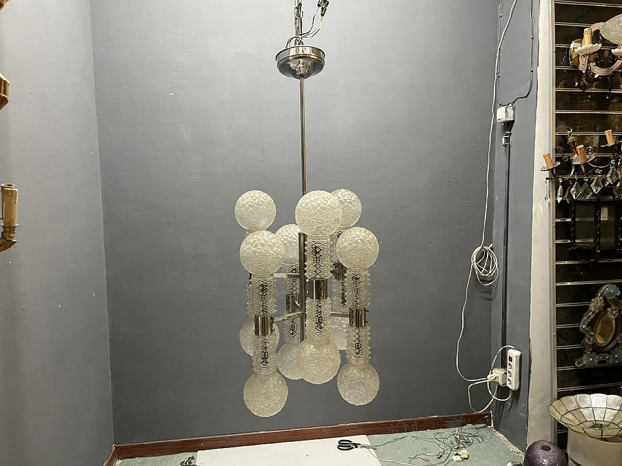 Large Sputnik chandelier in chromed metal and crystal attributed to Mazzega, Italy, 1970s 5