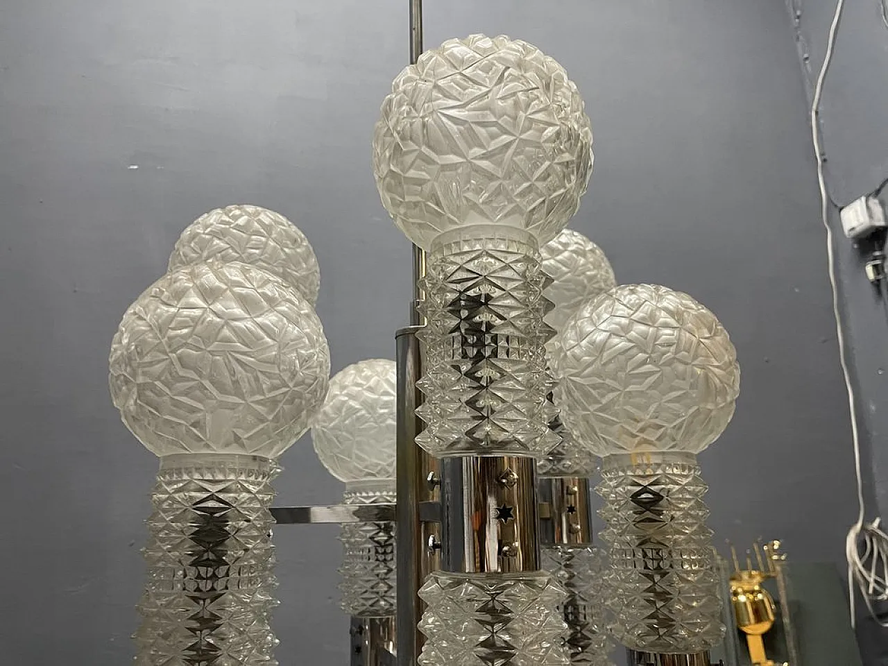 Large Sputnik chandelier in chromed metal and crystal attributed to Mazzega, Italy, 1970s 6