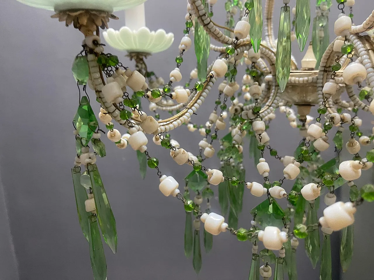 Lampadario in vetro opalino con gocce in cristallo blu e verde, anni '50 8