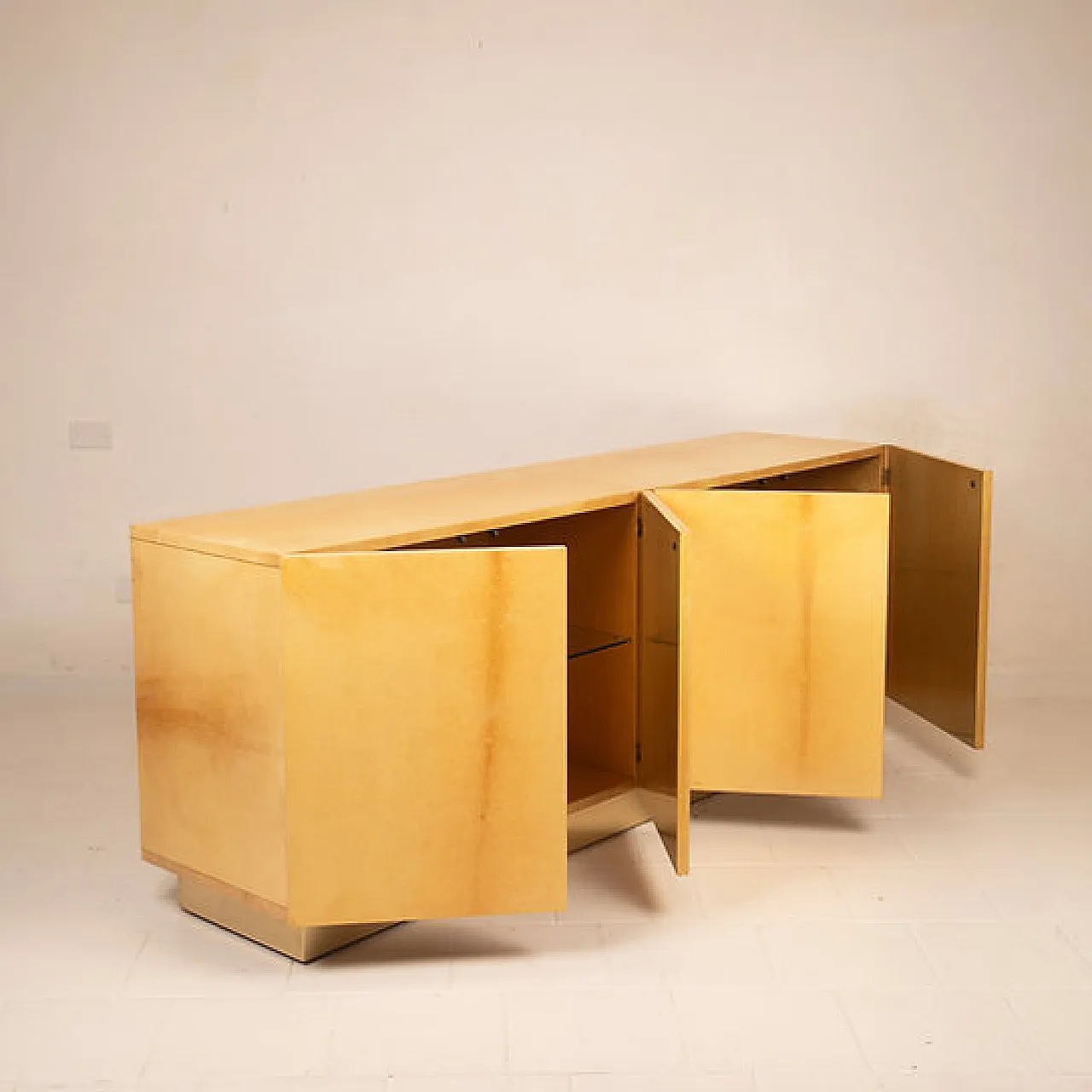 Giorgio Tura parchment and brass sideboard for Tura Milano, 1970s 7