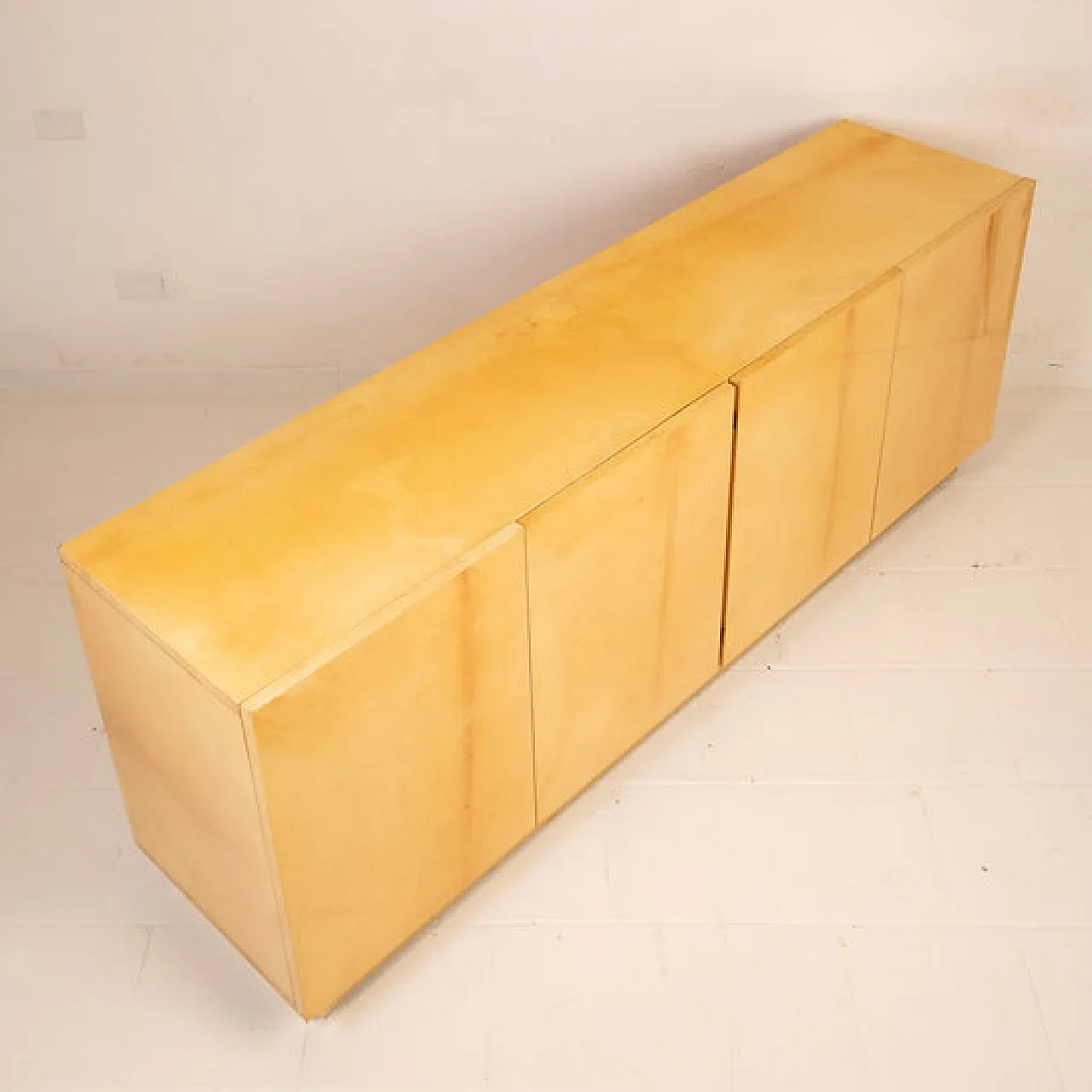 Giorgio Tura parchment and brass sideboard for Tura Milano, 1970s 9