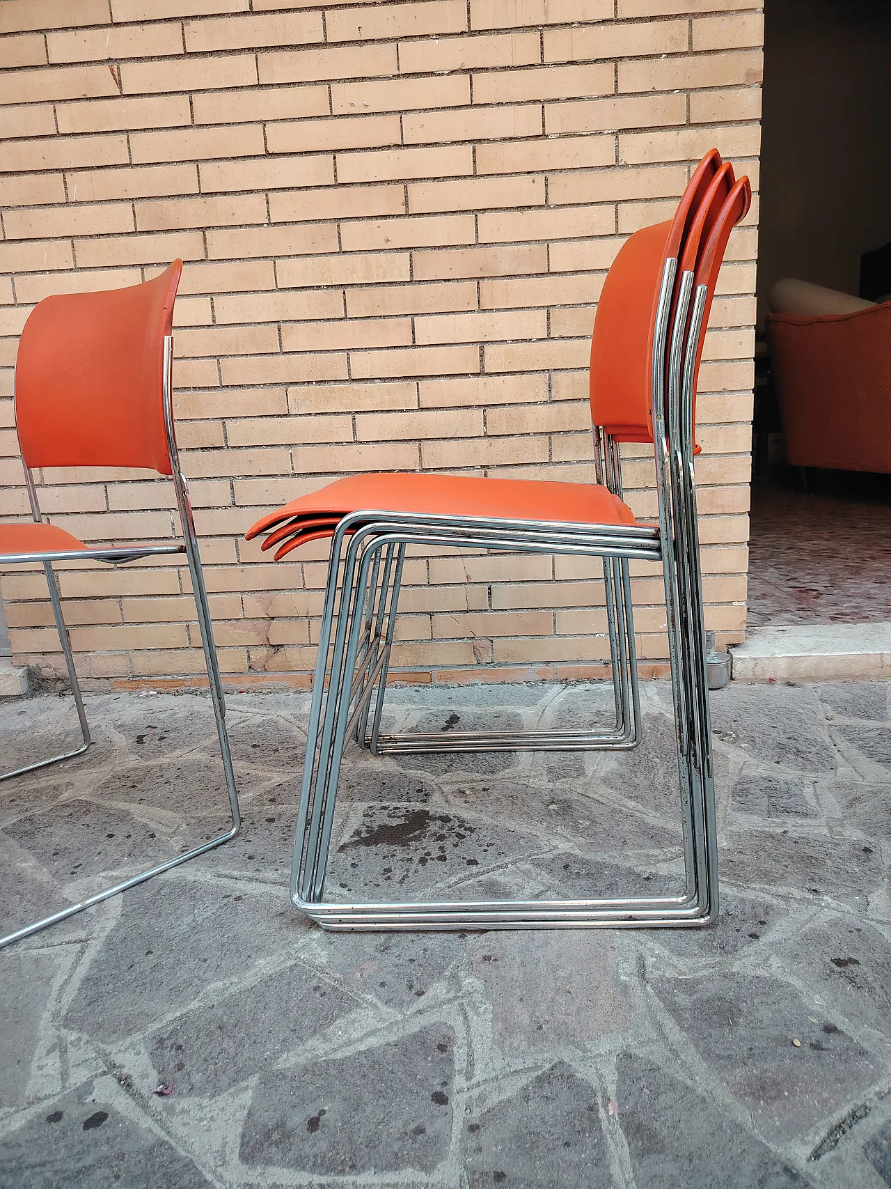 6 stackable chairs David Rowland, 70s 2