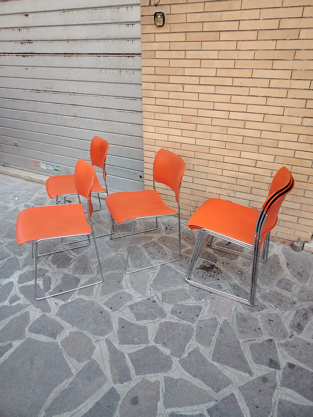 6 stackable chairs David Rowland, 70s 3