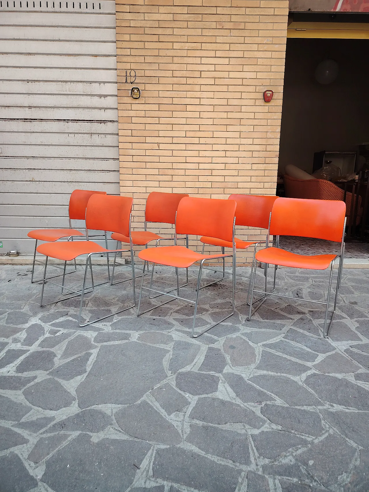 6 stackable chairs David Rowland, 70s 4