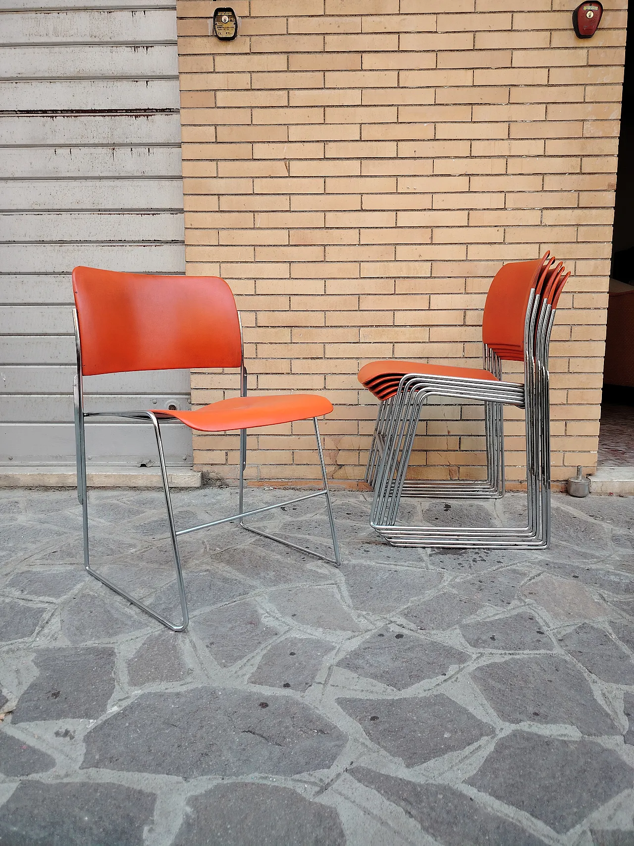 6 stackable chairs David Rowland, 70s 6