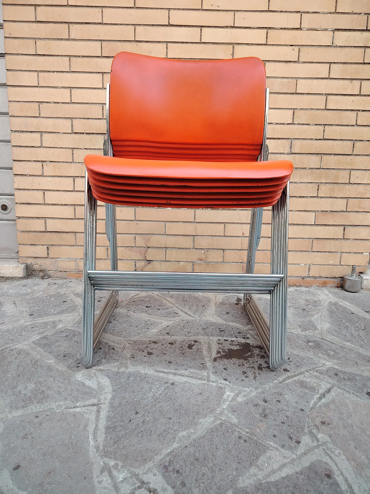 6 stackable chairs David Rowland, 70s 10