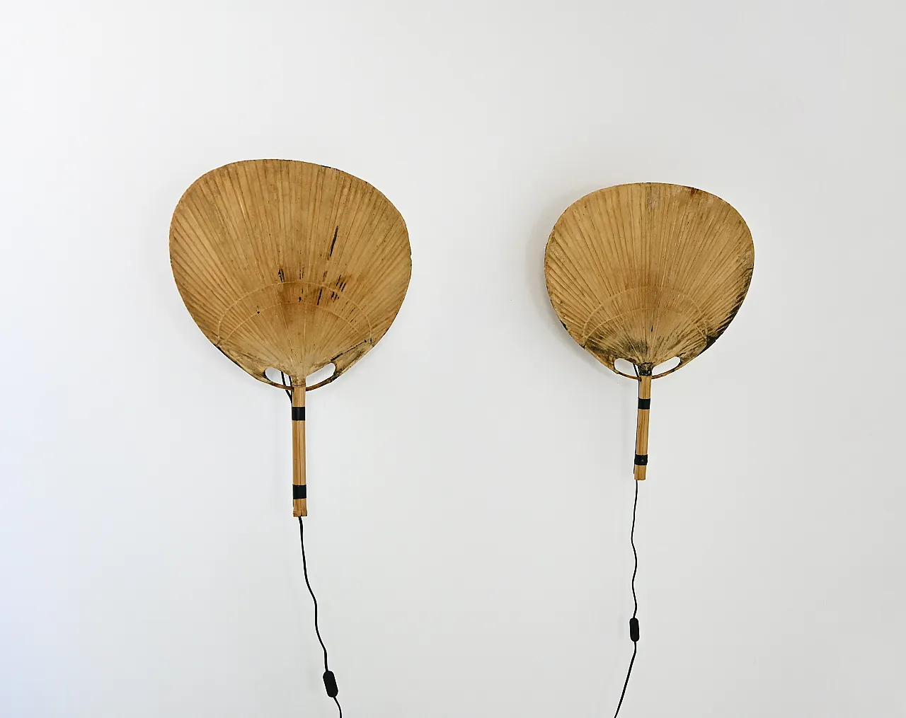 Coppia di lampade da parete "Uchiwa" di Ingo Maurer per M Design, anni '70 1