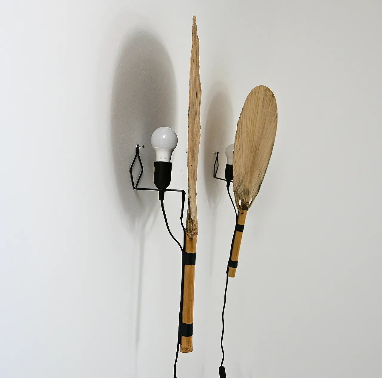 Coppia di lampade da parete "Uchiwa" di Ingo Maurer per M Design, anni '70 7