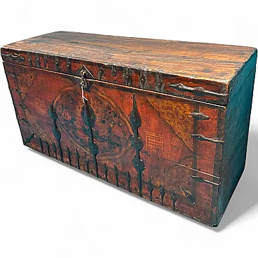 Tibetan chest painted, 19th century