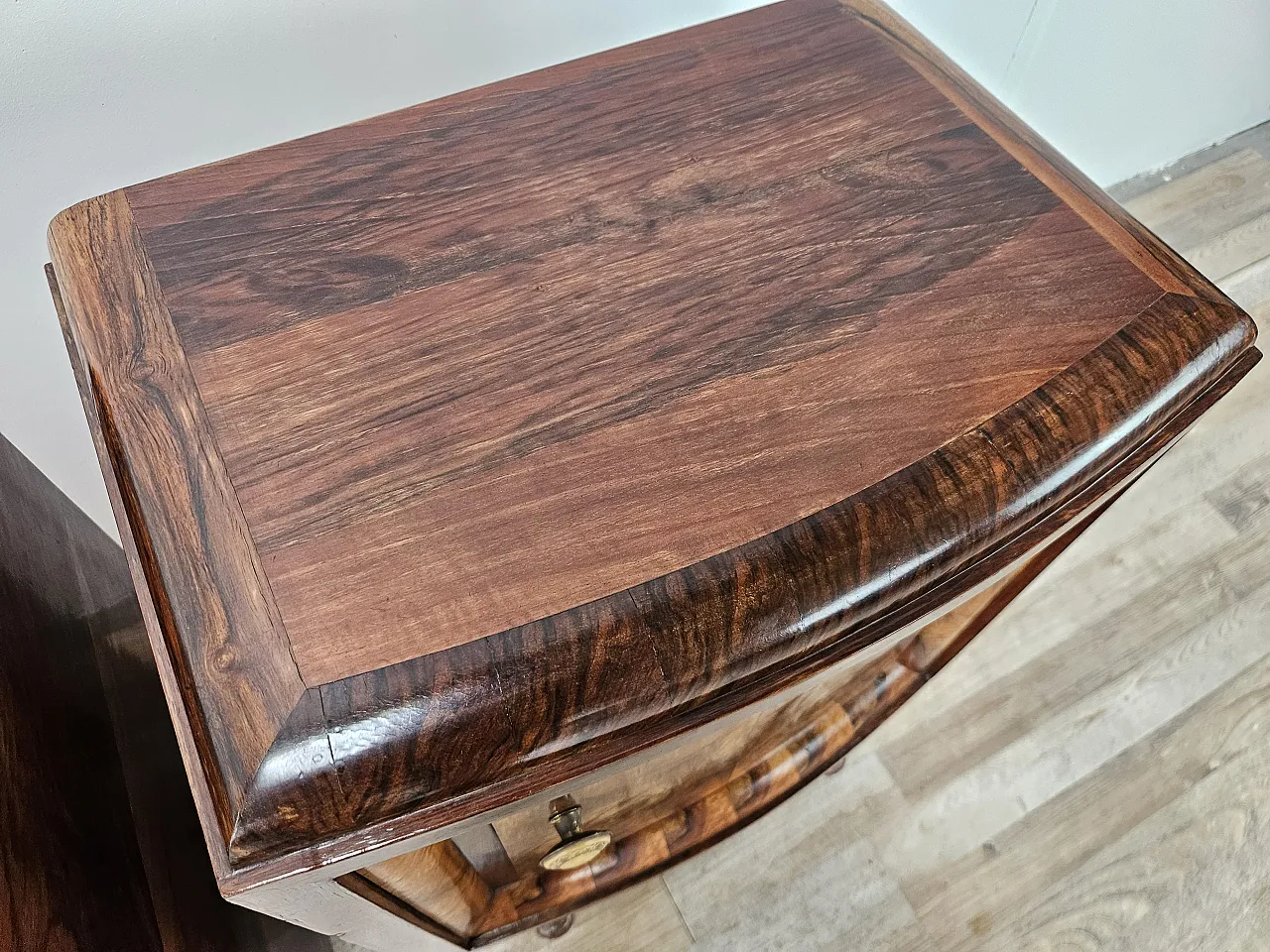 1940s Tuscan bedside tables in walnut root 7