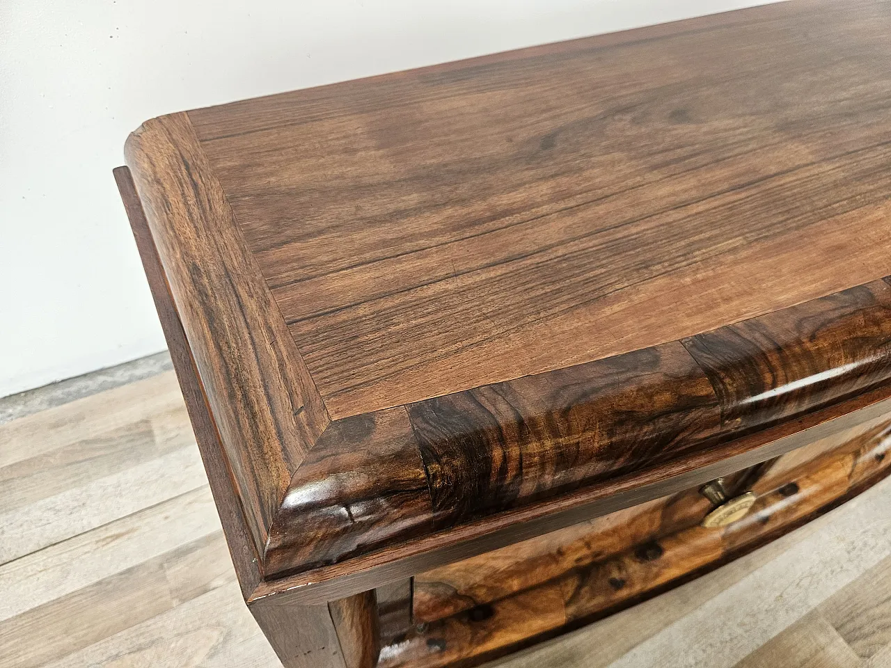 Toelette toscana anni ’40 in radica di noce 5
