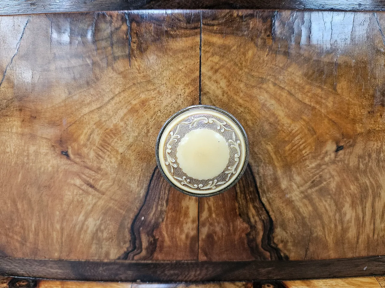 Toelette toscana anni ’40 in radica di noce 9