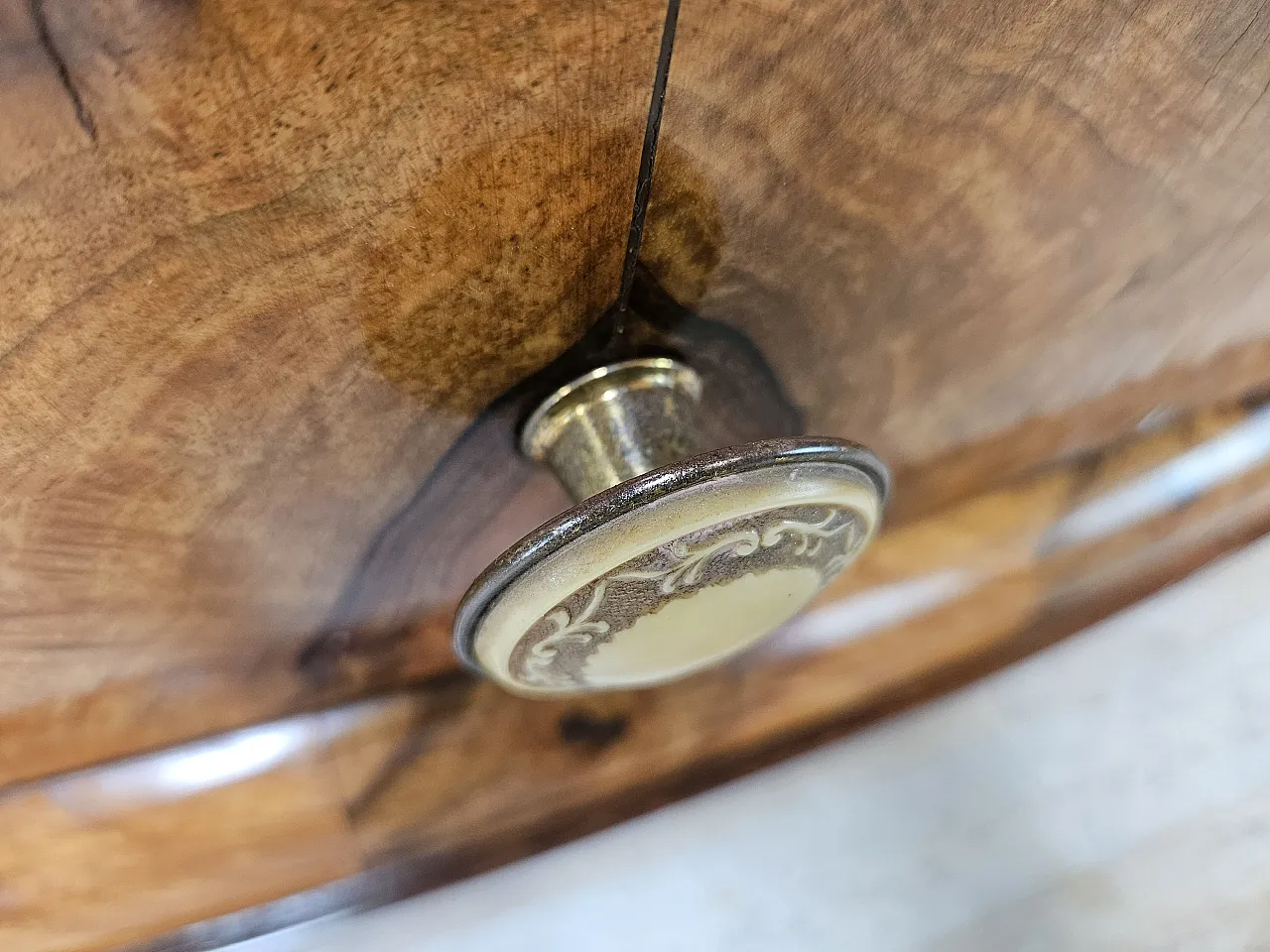 Toelette toscana anni ’40 in radica di noce 10