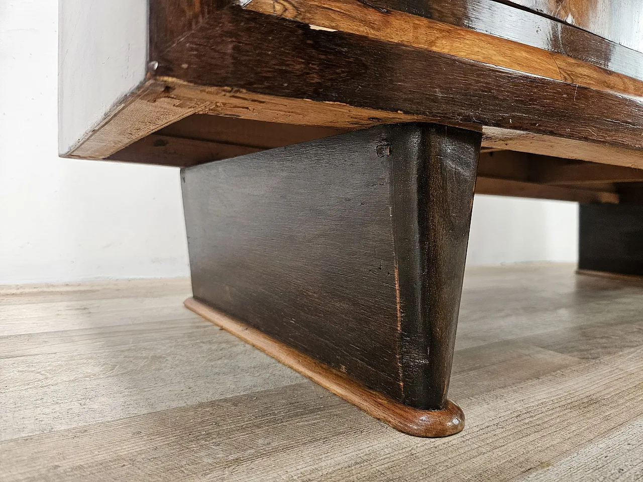 Toelette toscana anni ’40 in radica di noce 16