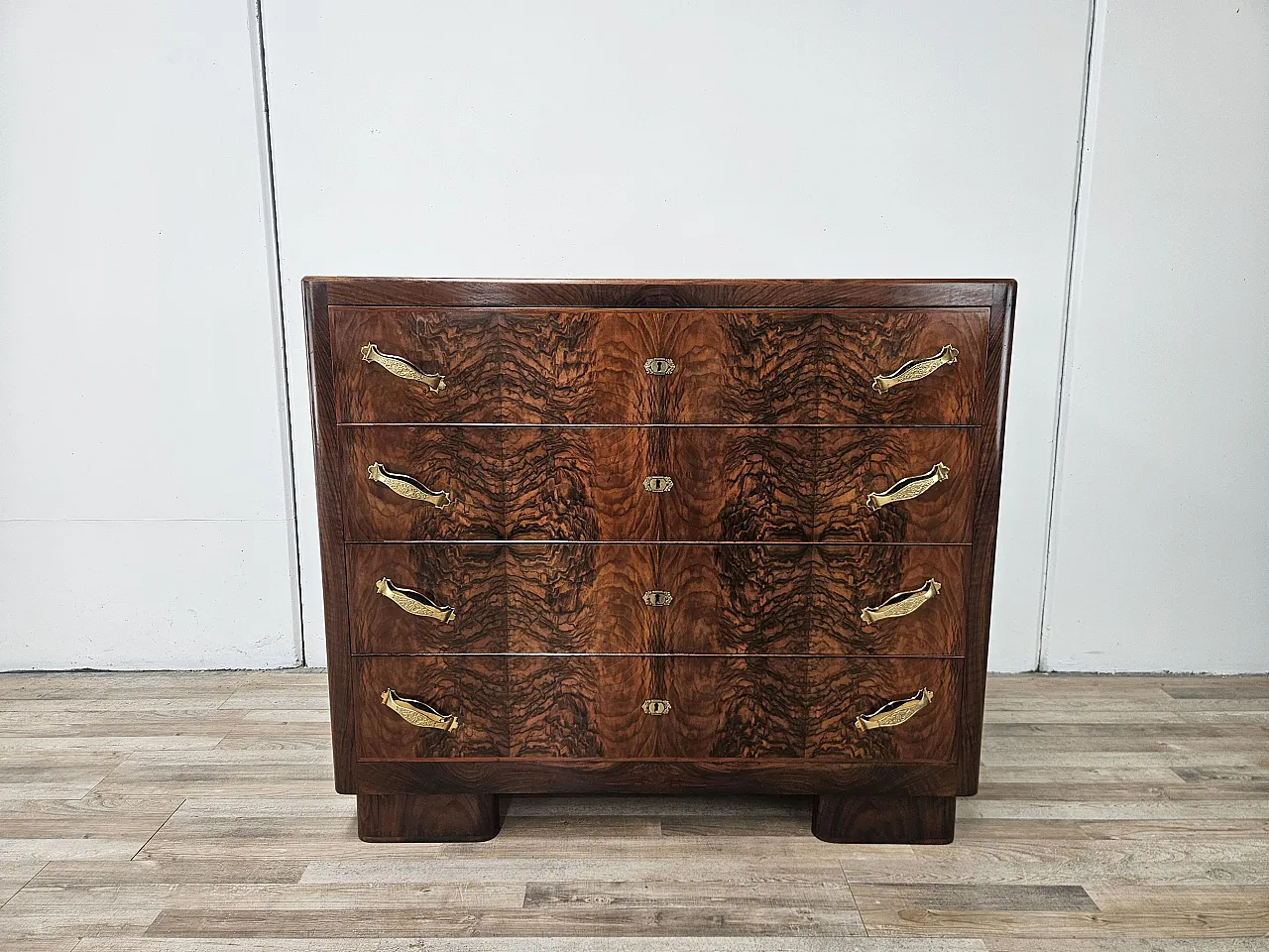 1940s Art Deco chest of drawers in walnut root with black glass top 1