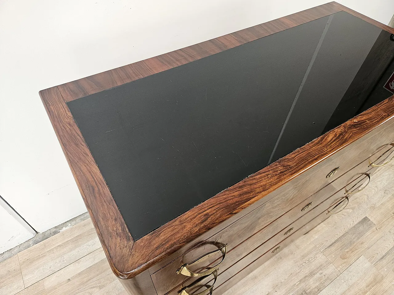 1940s Art Deco chest of drawers in walnut root with black glass top 6