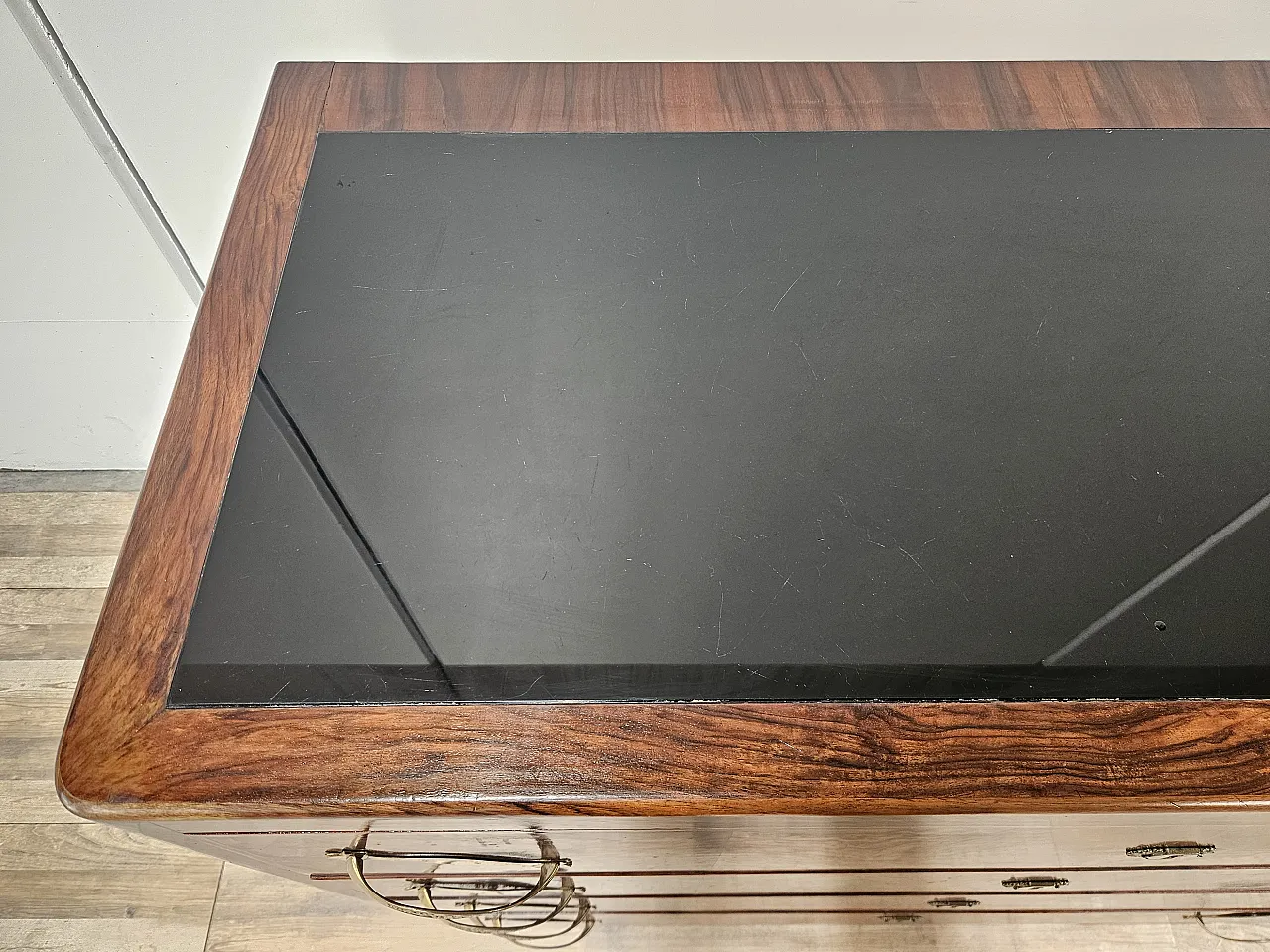 1940s Art Deco chest of drawers in walnut root with black glass top 7