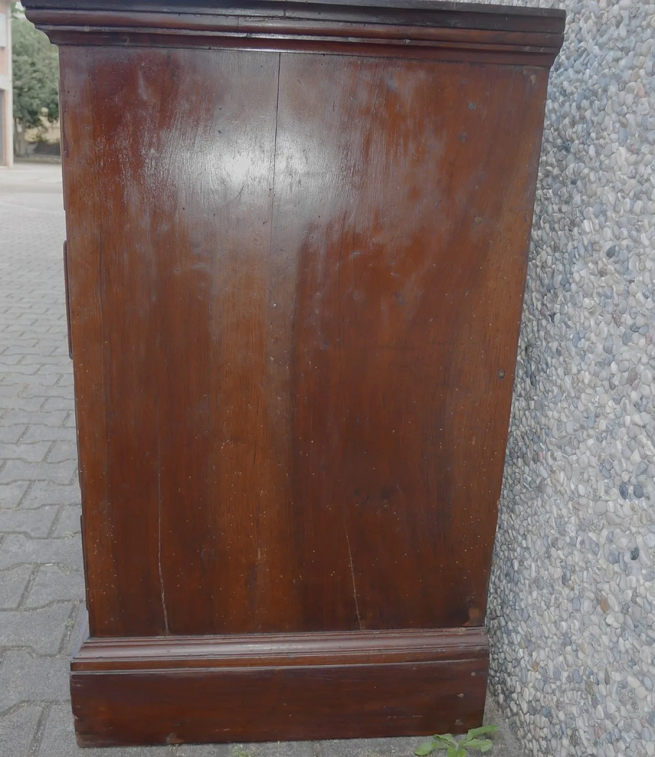 Chest of drawers in walnut, 18th century 10