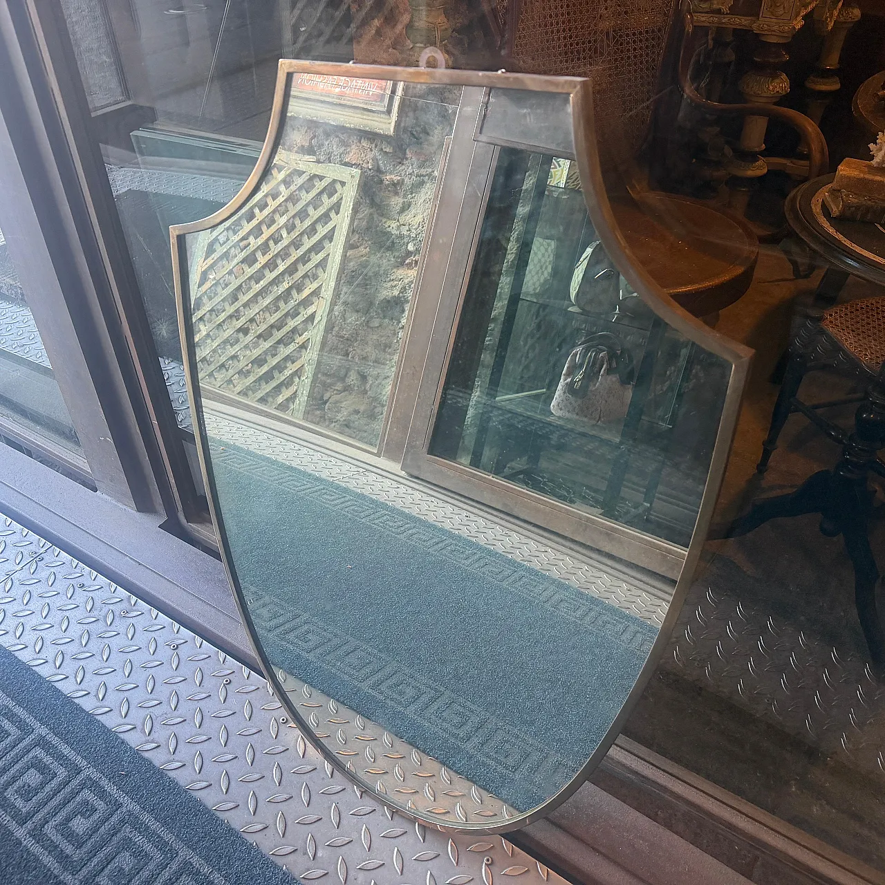 Specchio da parete con scudo d'ottone di Gio Ponti, anni '50 7