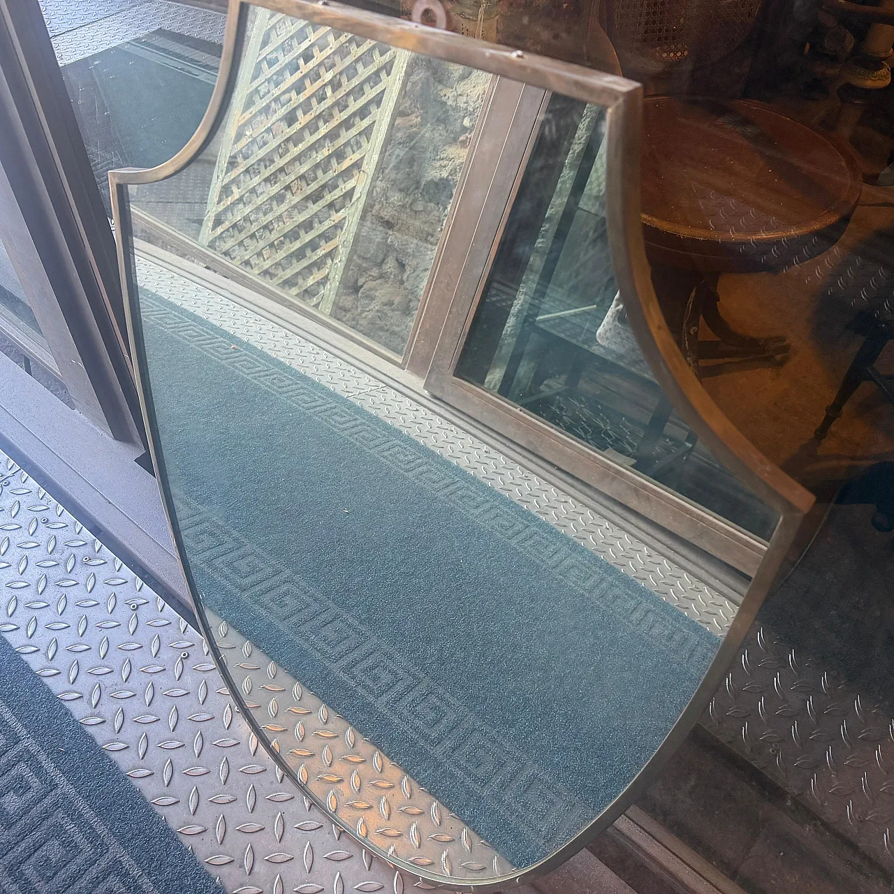 Specchio da parete con scudo d'ottone di Gio Ponti, anni '50 9
