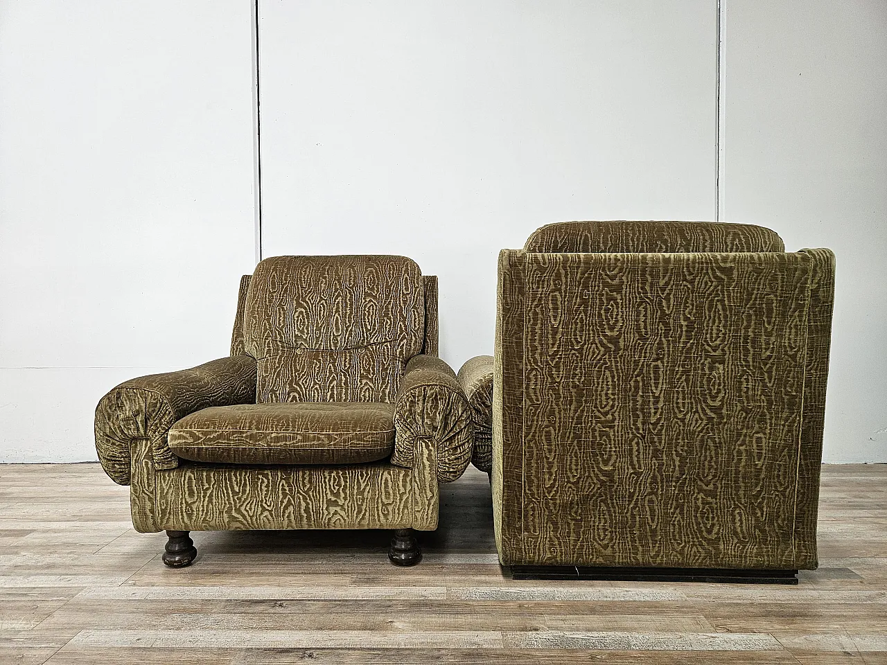 Pair of Italian armchairs from the 1970s 3