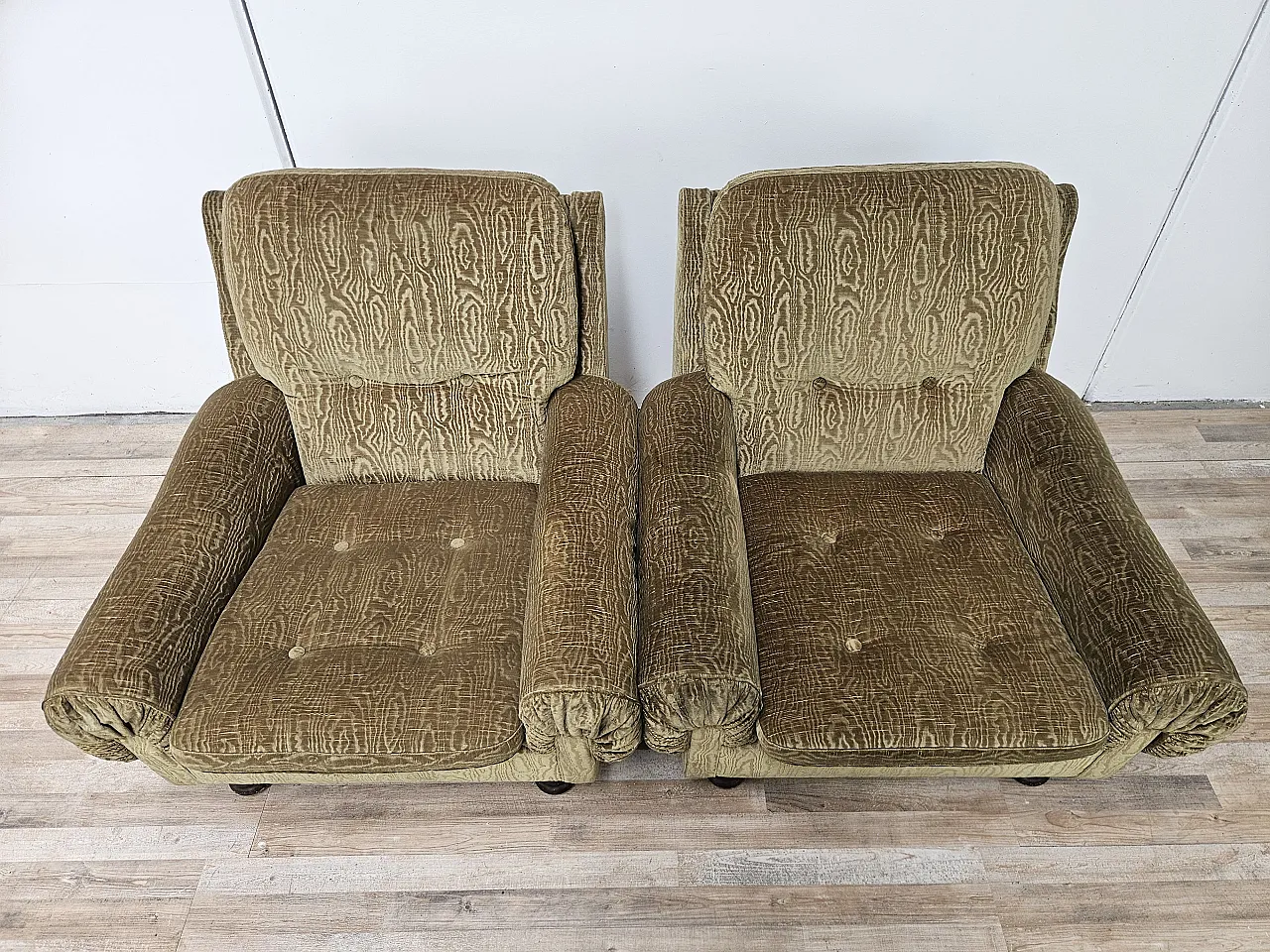 Pair of Italian armchairs from the 1970s 6