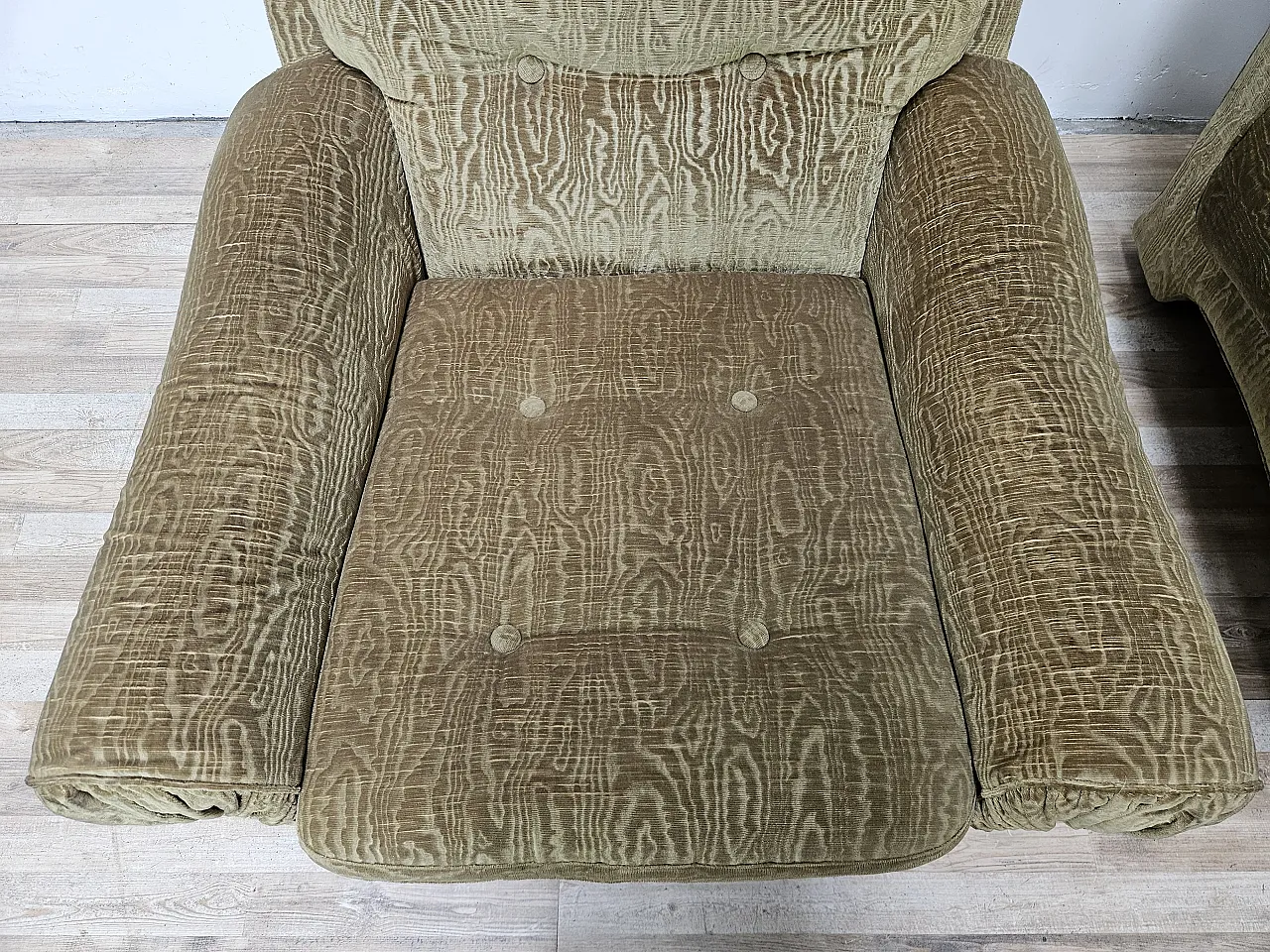 Pair of Italian armchairs from the 1970s 9