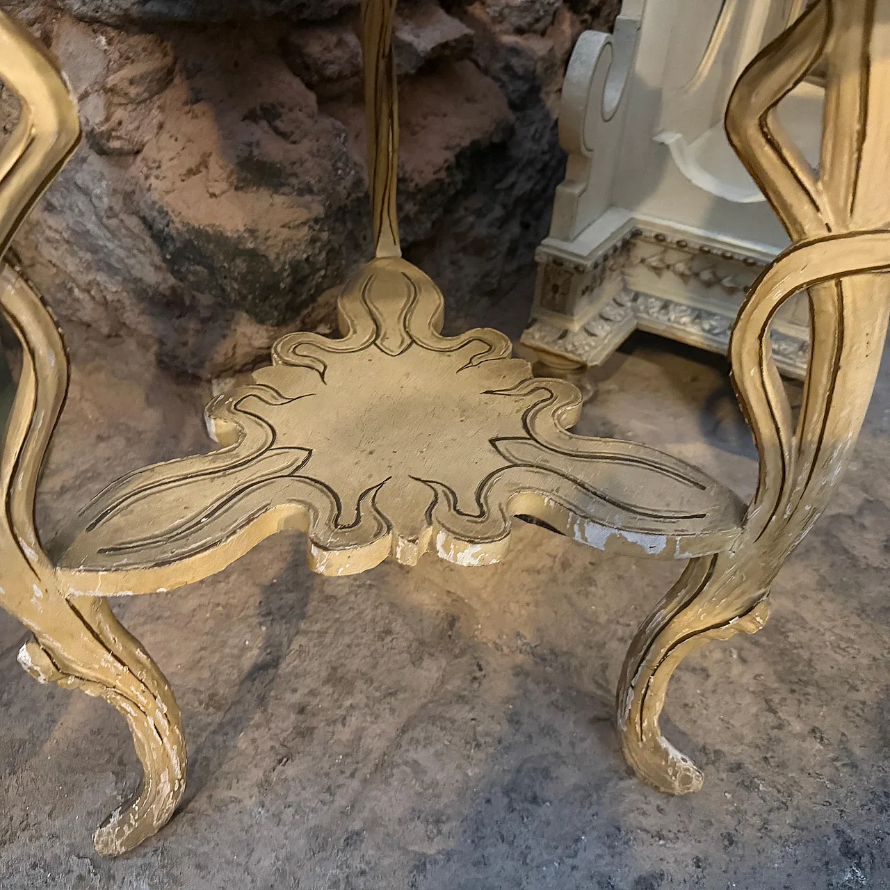 Art Nouveau lacquered wood round coffee table, early 20th century 9
