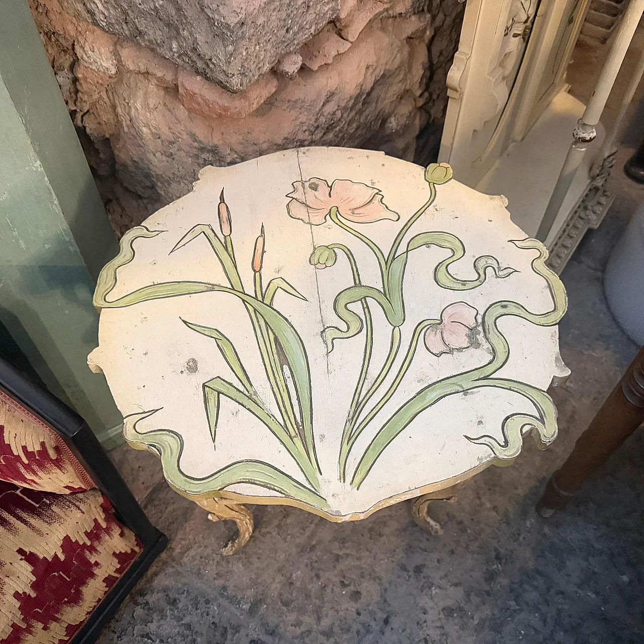 Art Nouveau lacquered wood round coffee table, early 20th century 10