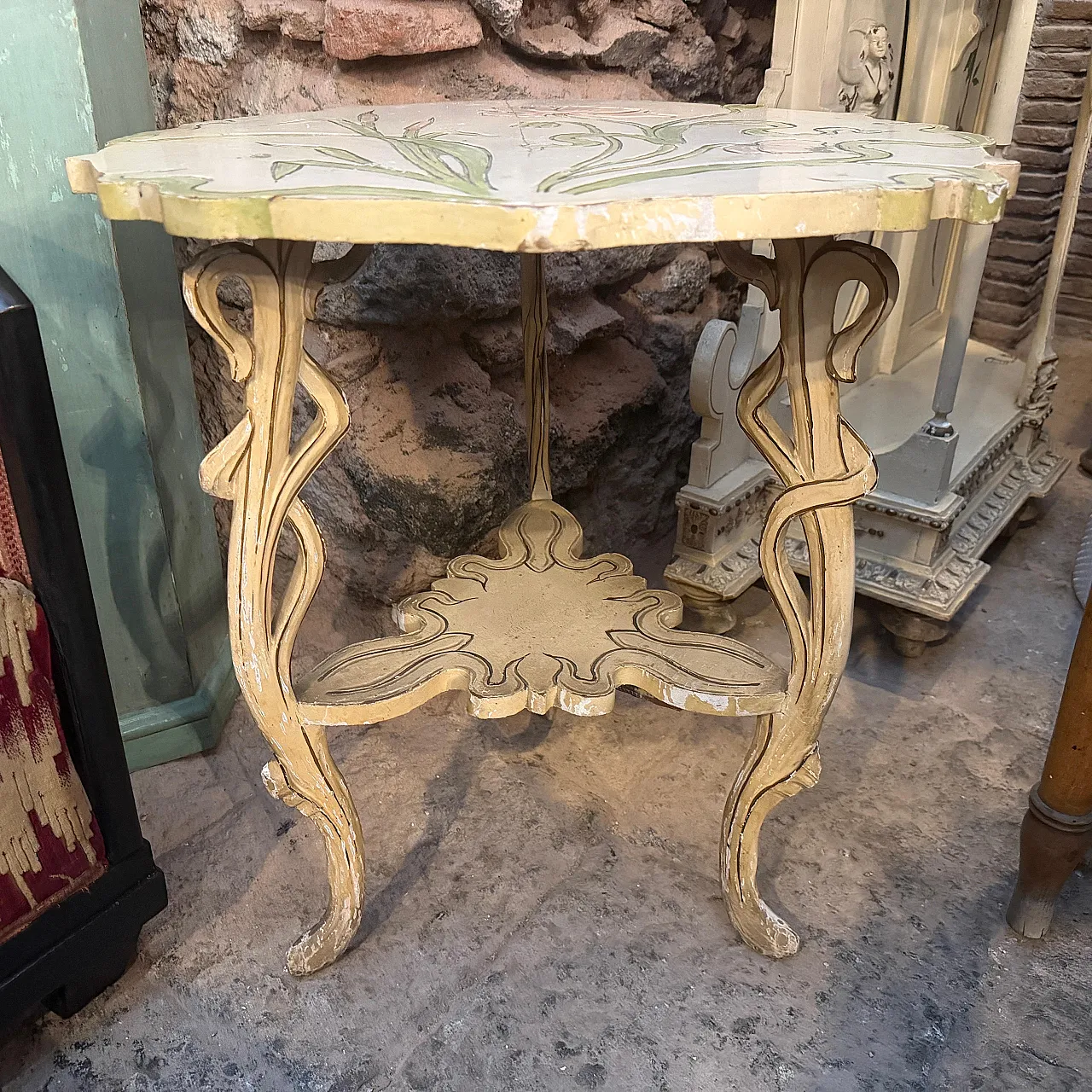 Art Nouveau lacquered wood round coffee table, early 20th century 11