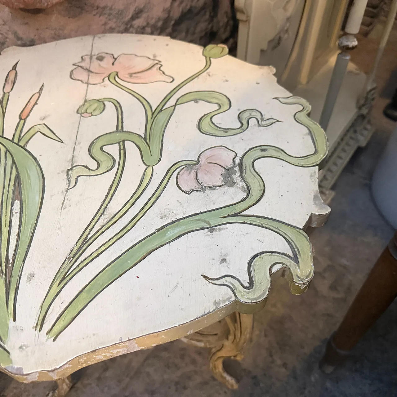 Art Nouveau lacquered wood round coffee table, early 20th century 12