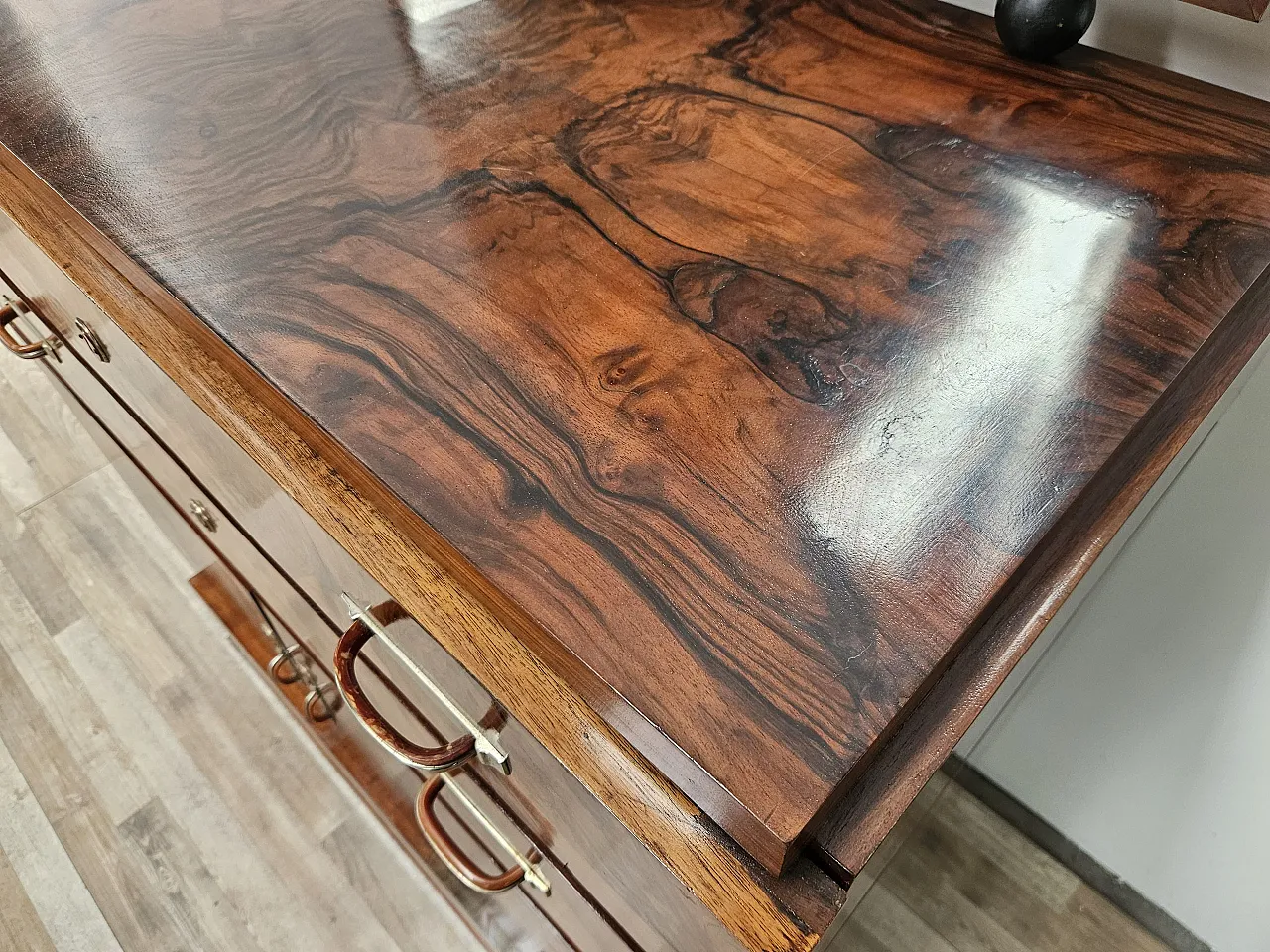 1940s Art Deco sideboard in walnut root with mirror 10