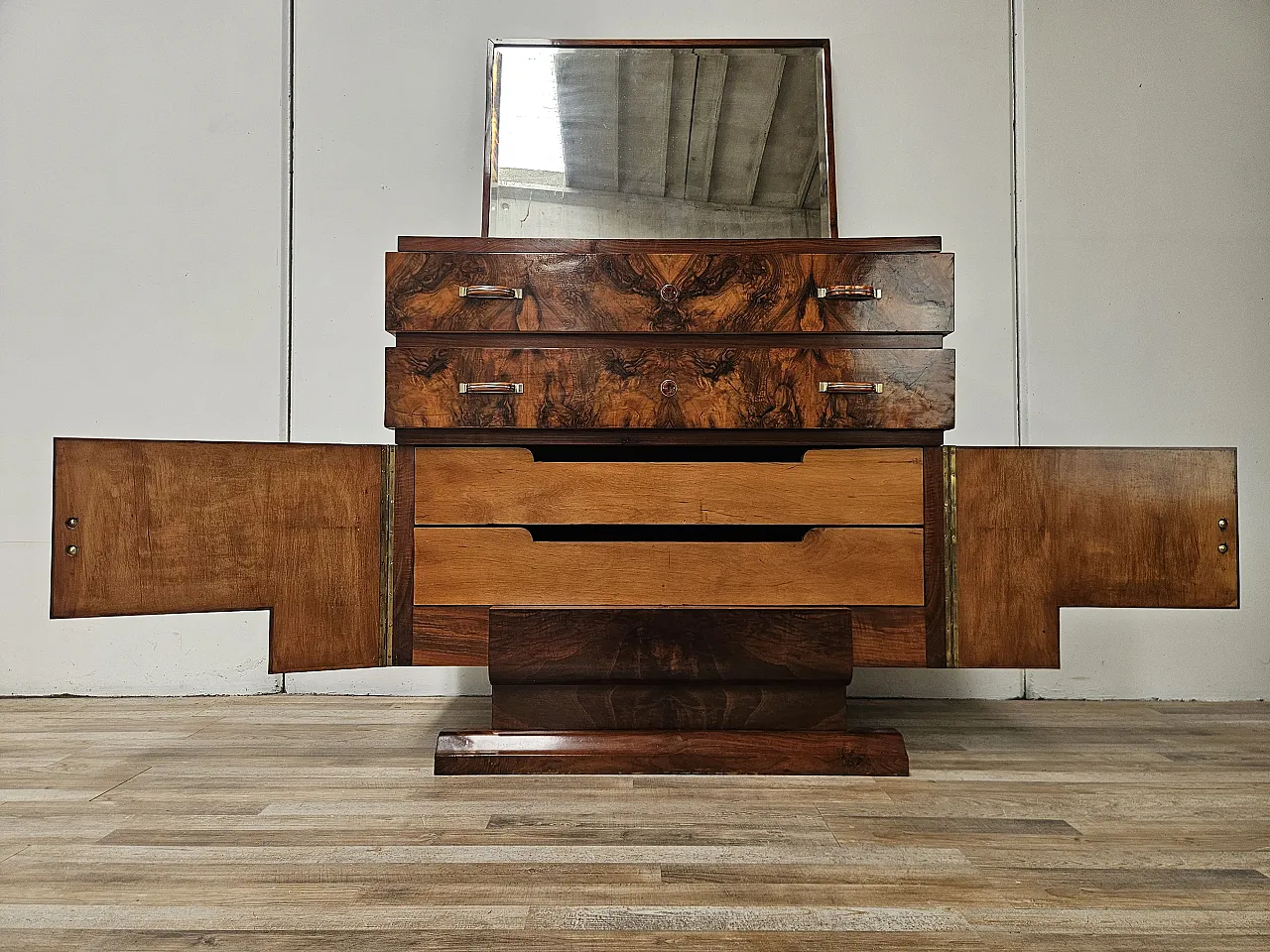 1940s Art Deco sideboard in walnut root with mirror 17