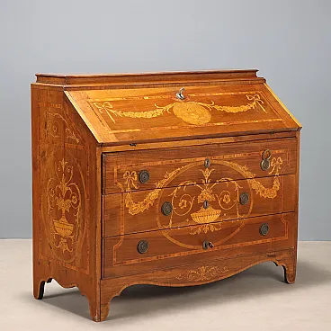 Walnut flap with maple inlays, mid-18th century