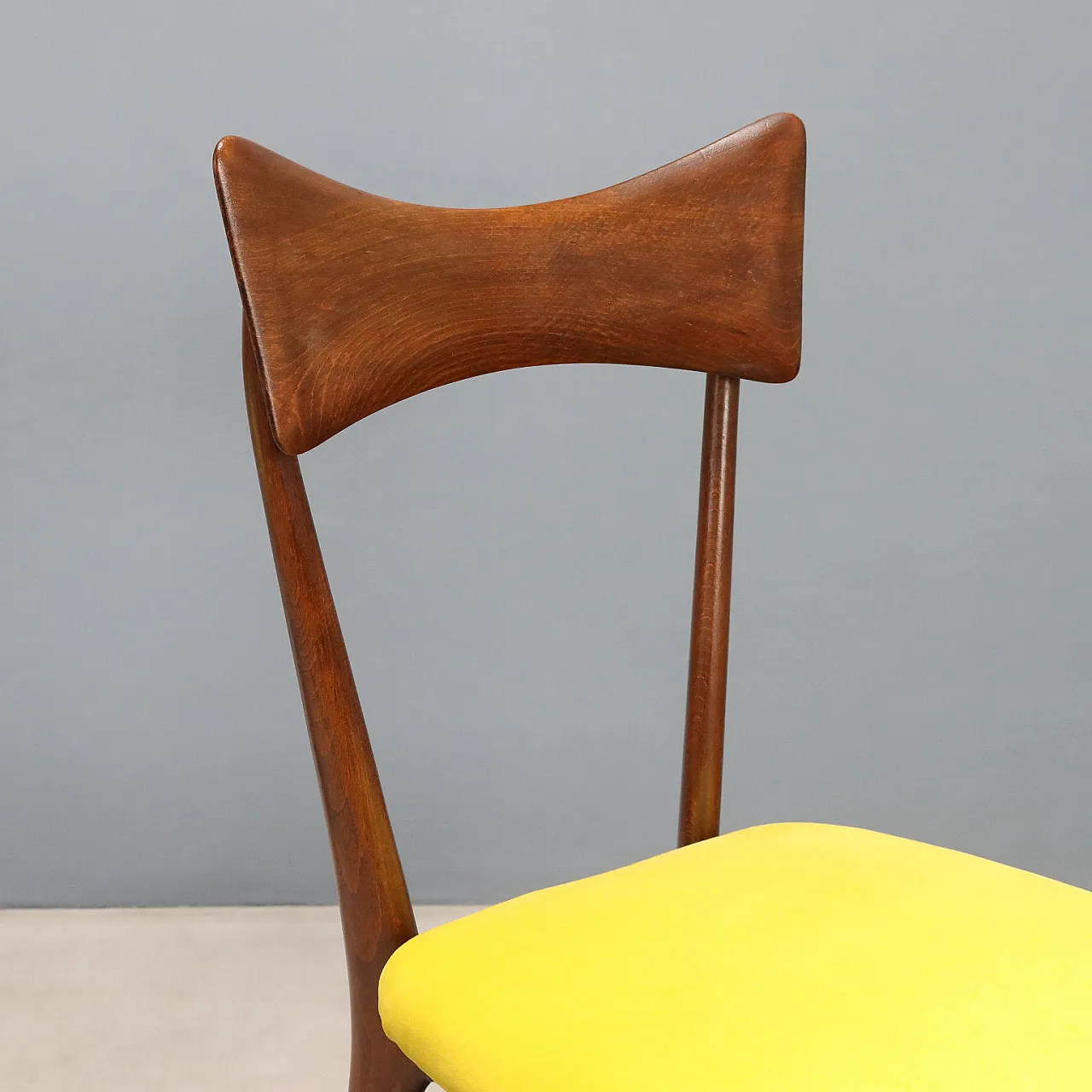 4 Chairs in wood and velvet, mid-20th century 4