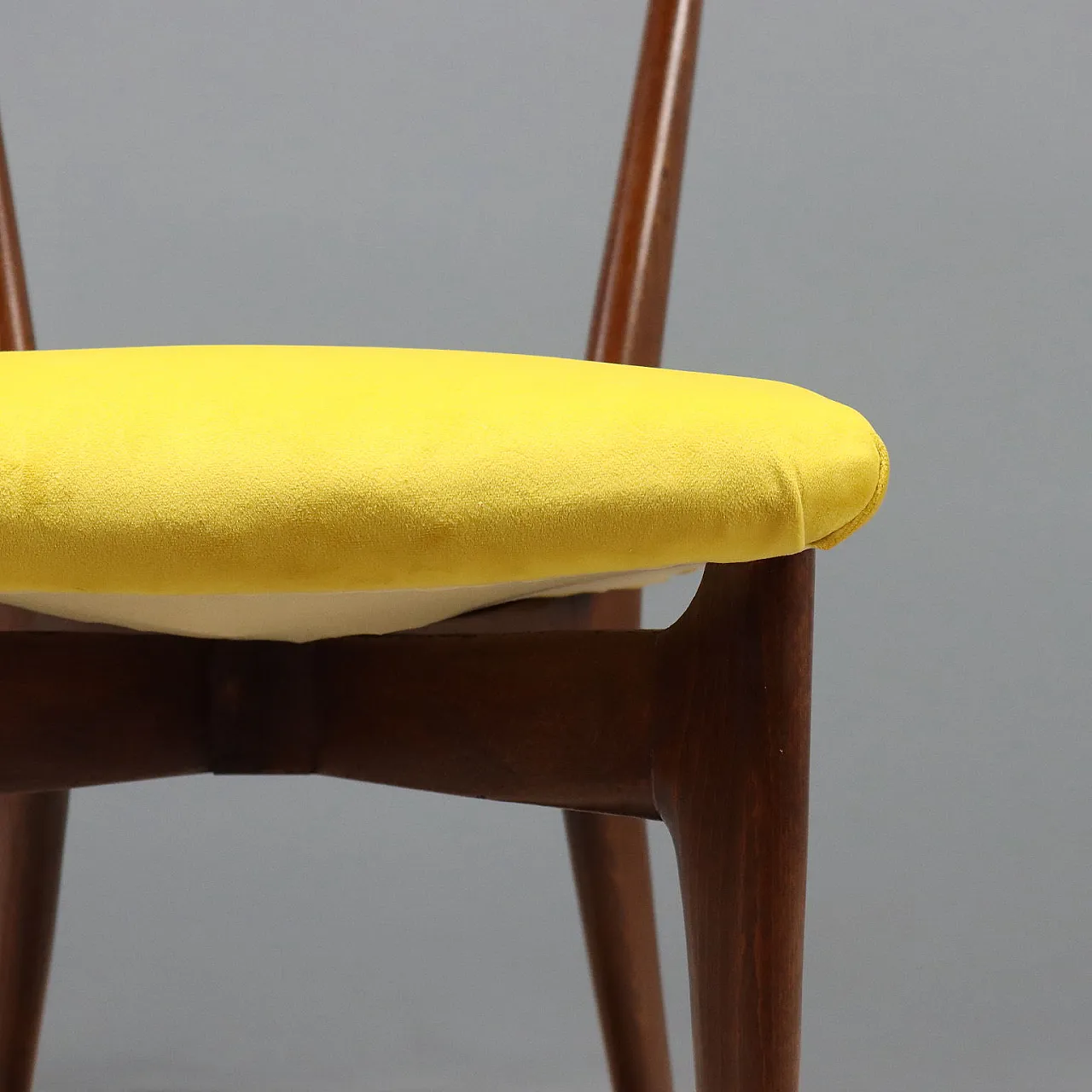 4 Chairs in wood and velvet, mid-20th century 6