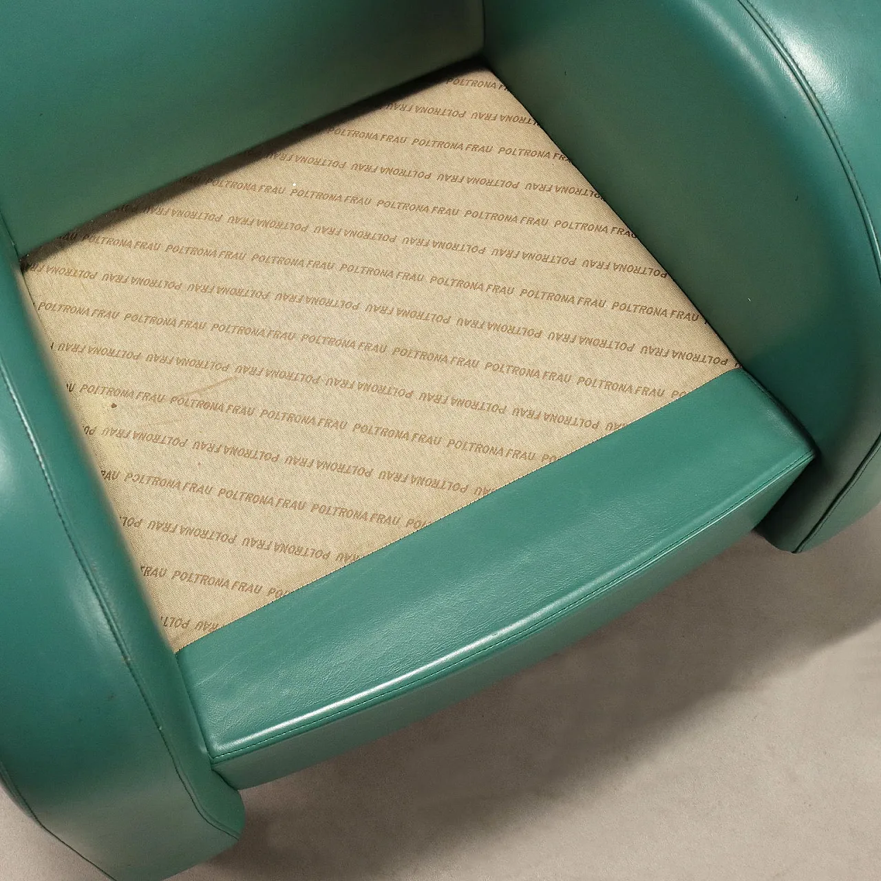 Daisy armchair by Poltrona Frau, 20th century 9