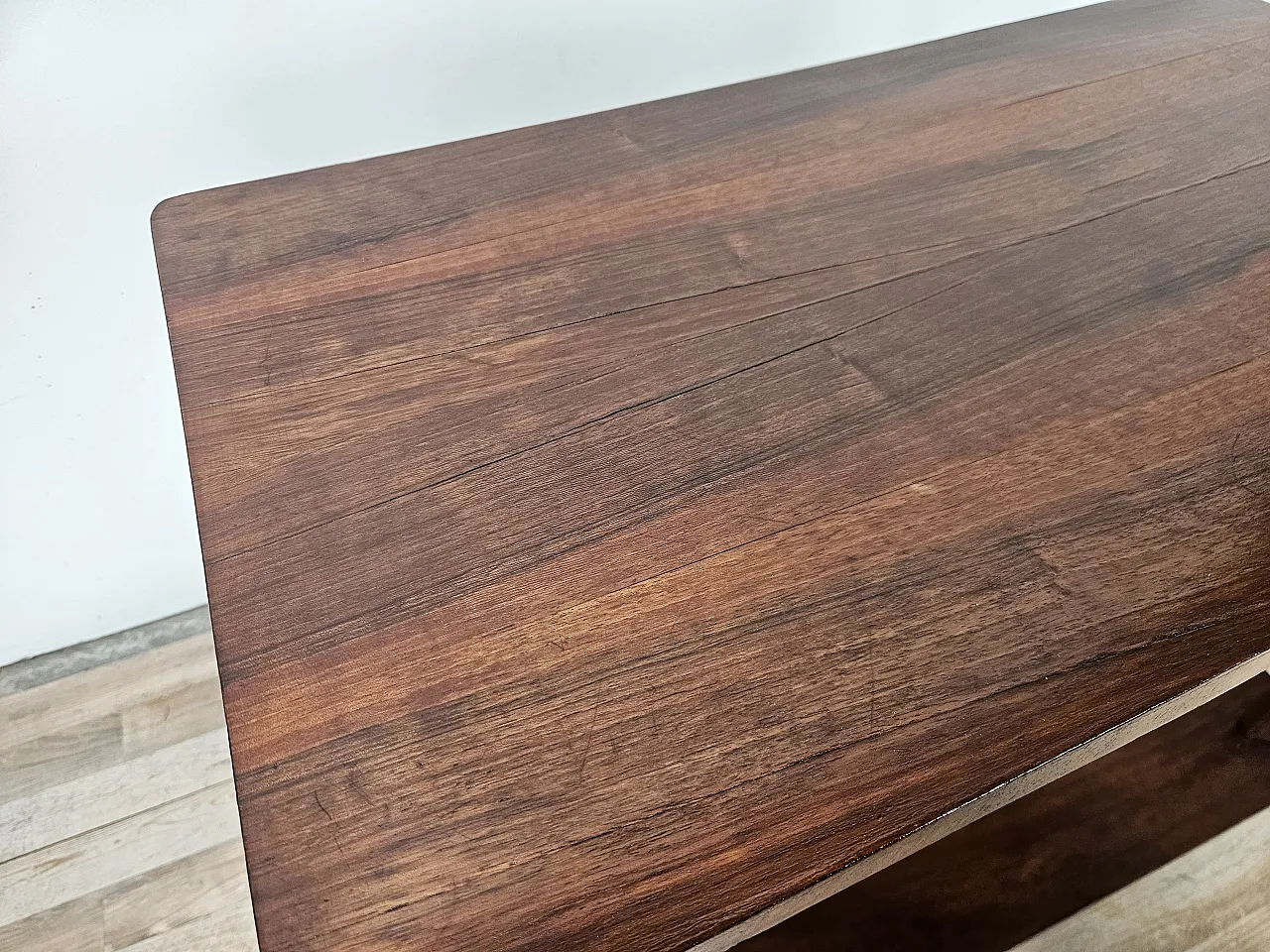 1950s Art Deco coffee table in walnut 5