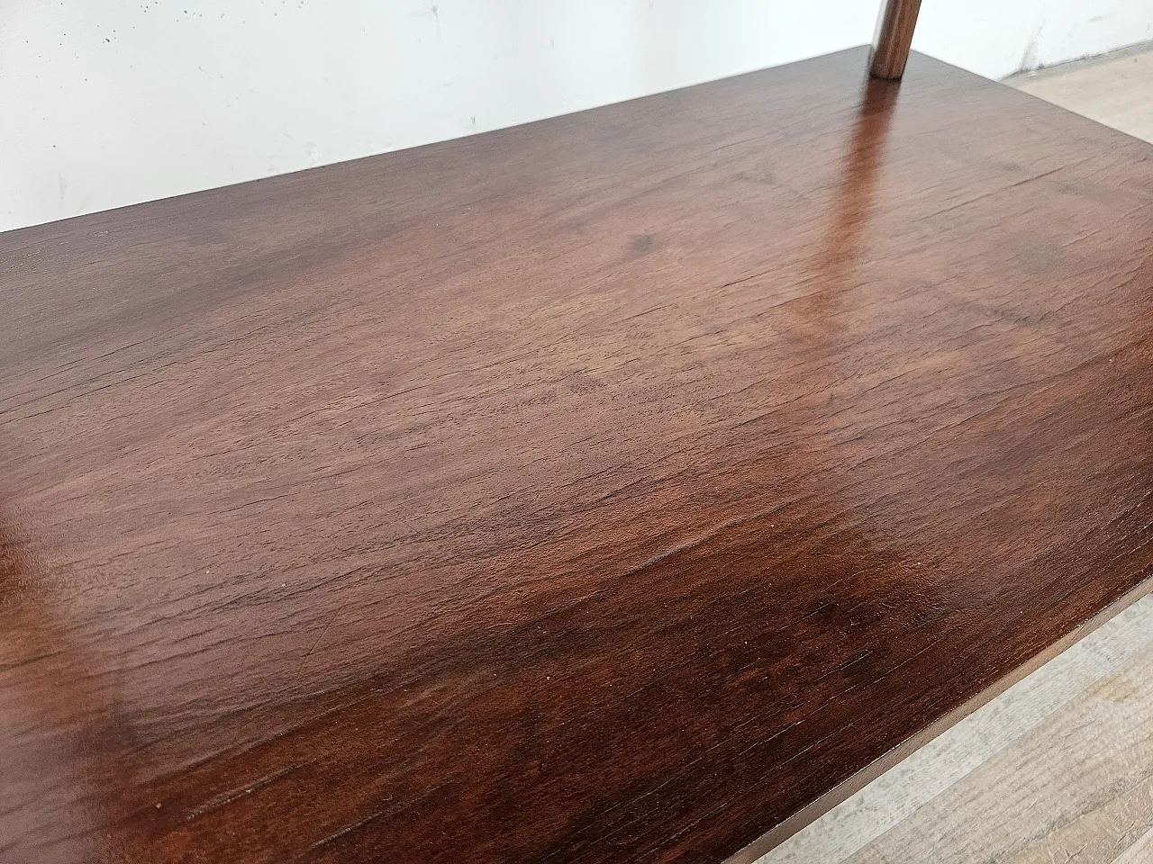 1950s Art Deco coffee table in walnut 10