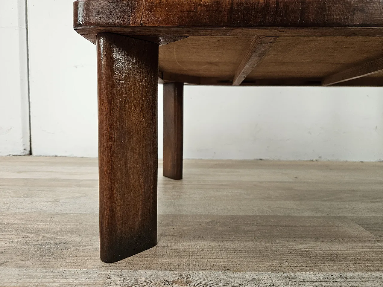 1950s Art Deco coffee table in walnut 12