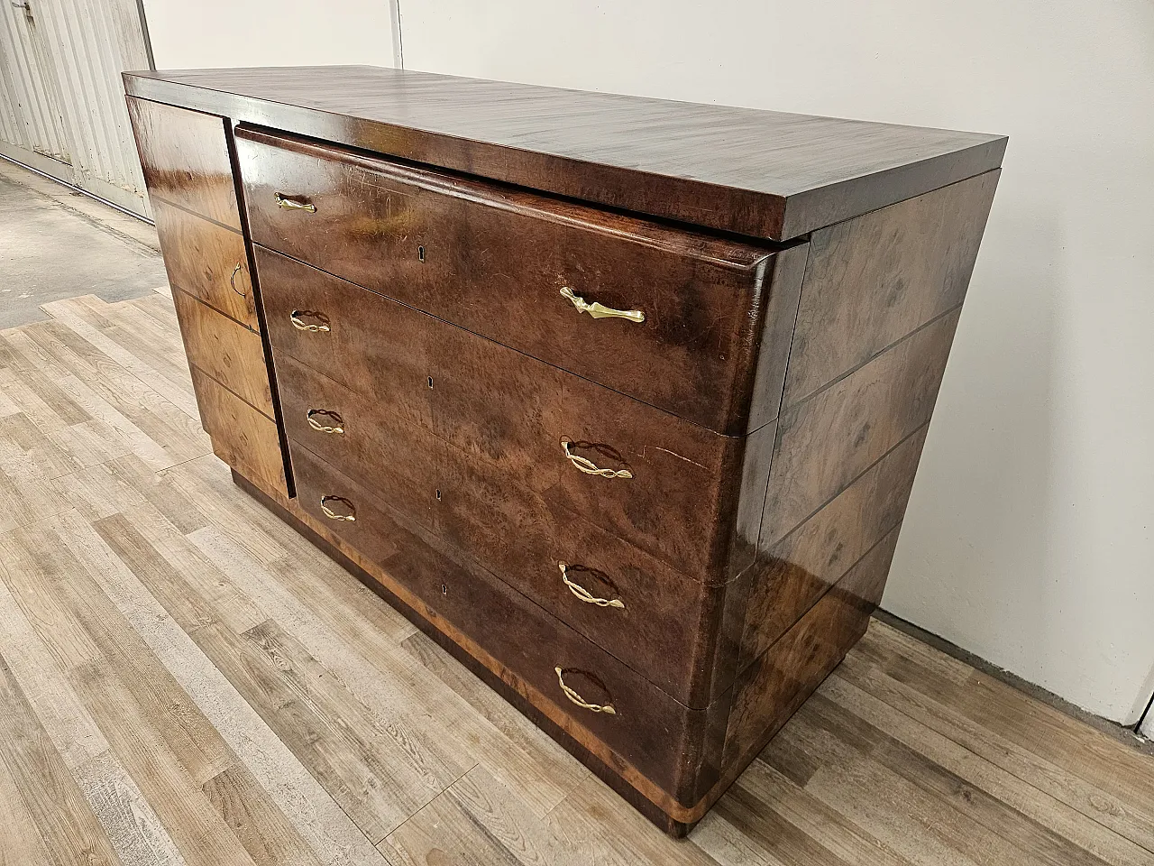 1940s Art Deco sideboard in walnut and blond walnut 2