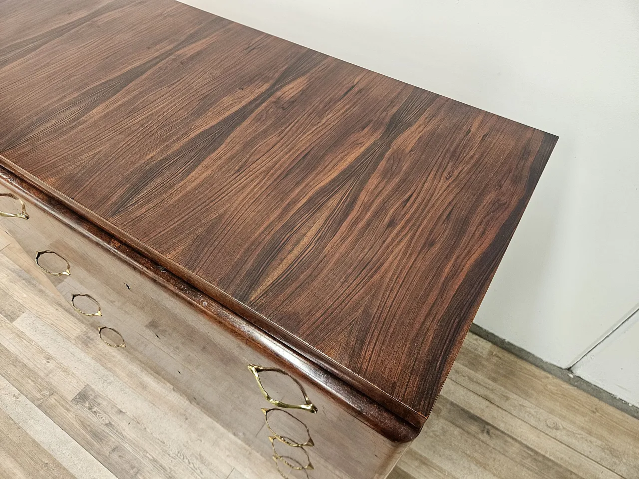 1940s Art Deco sideboard in walnut and blond walnut 4