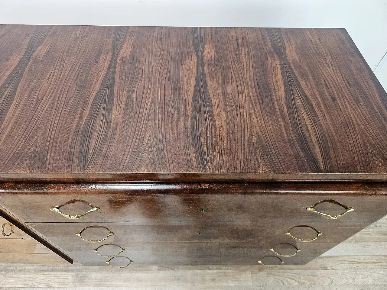 1940s Art Deco sideboard in walnut and blond walnut 7